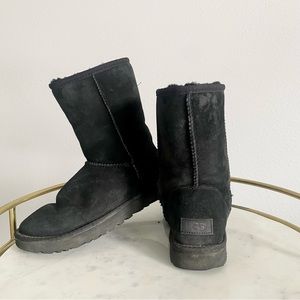 UGG Women's Classic II Short Boots